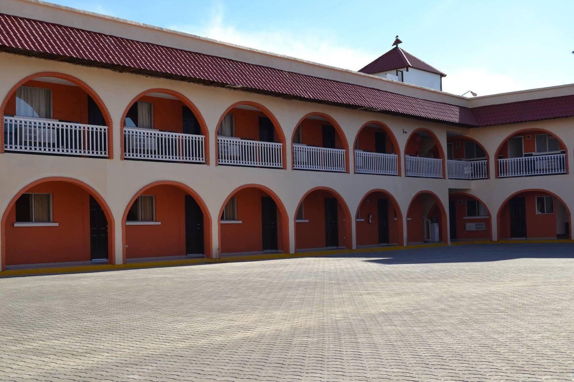 Las Torres Hotel Mexicali Exterior photo
